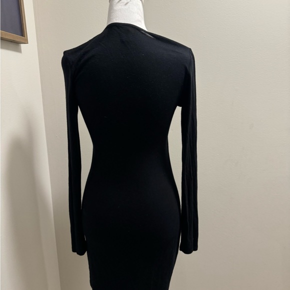 Black V- Neck mini dress - Picture 3 of 3